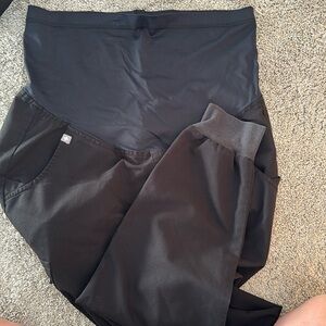 Figs Medium Maternity (over belly support) Jogger w cargo pocket- black